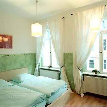 Louise 20 Hostel