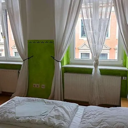 Louise 20 Hostel