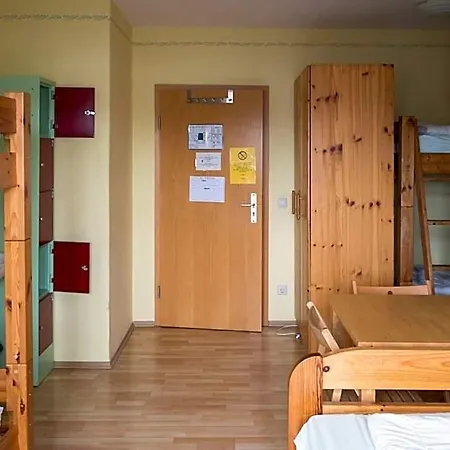 Louise 20 Hostel