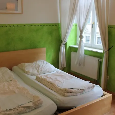 Louise 20 Hostel