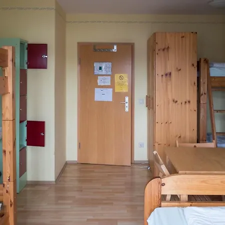 Louise 20 Albergue *